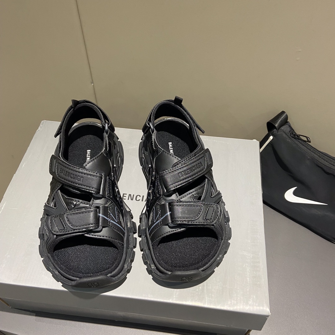 Balenciaga women 7 - vstockx