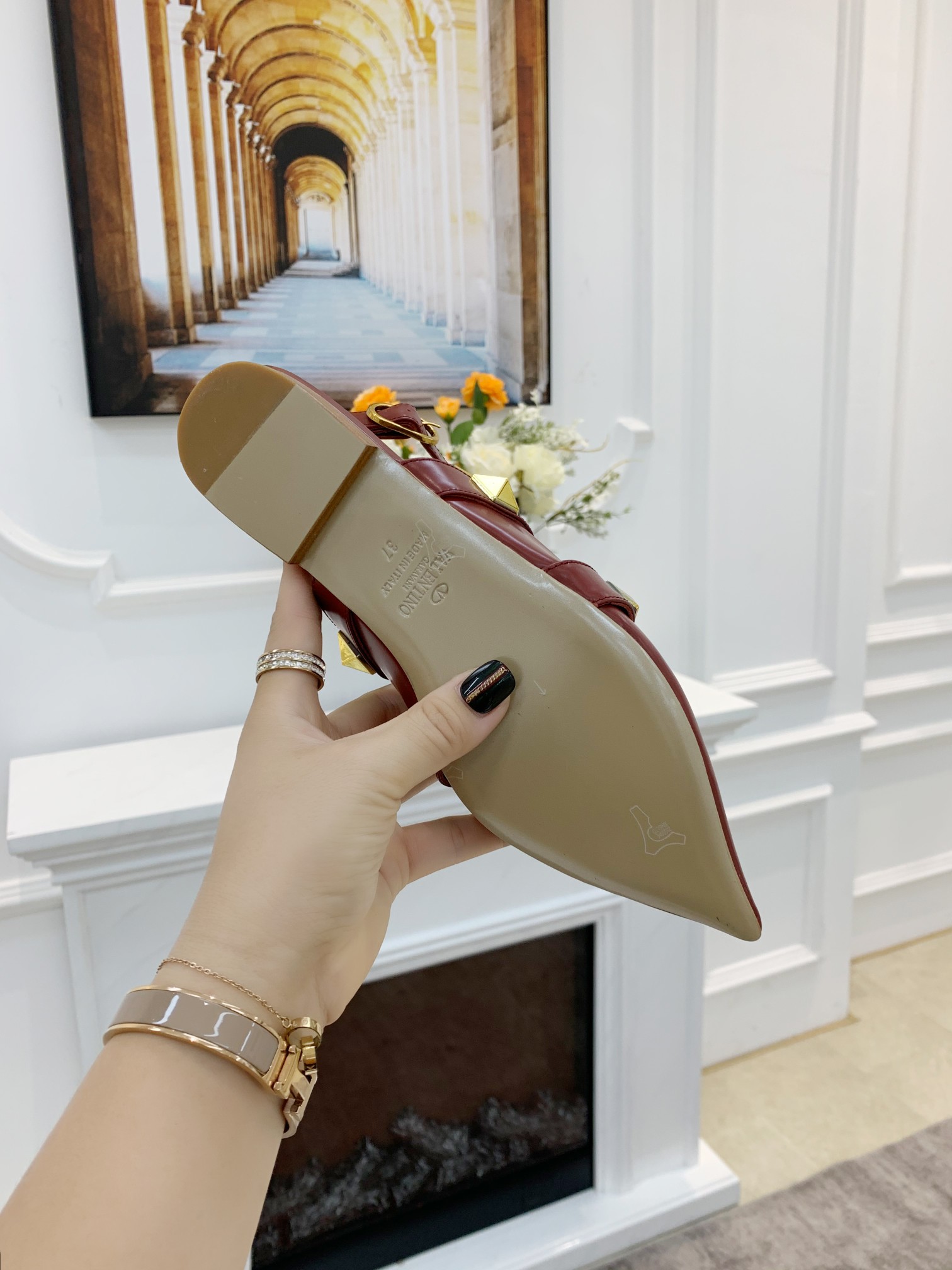 VALENTINO GARAVANI Roman Stud WOMEN 33 - vstockx