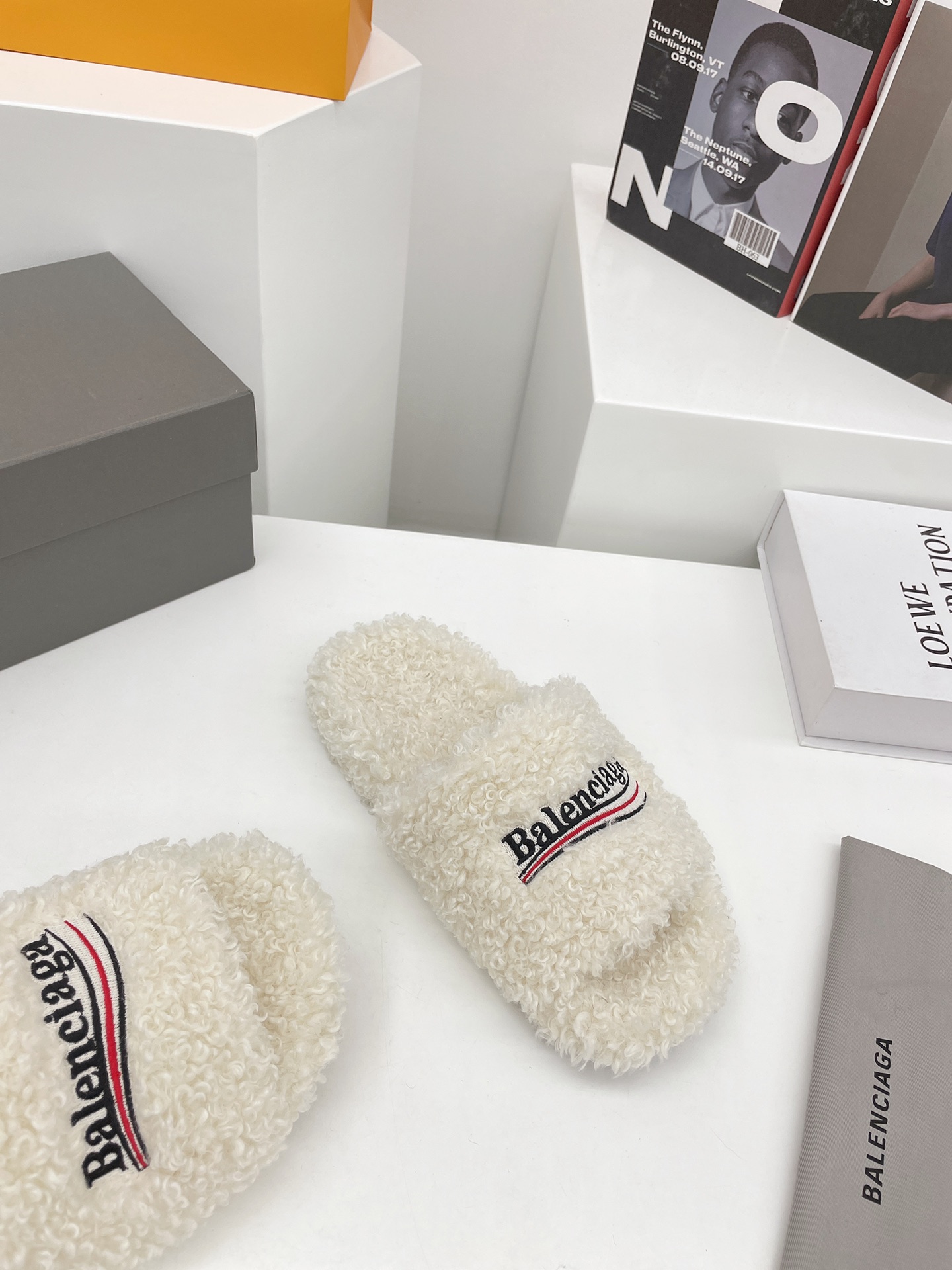 Balenciaga women 4 - vstockx