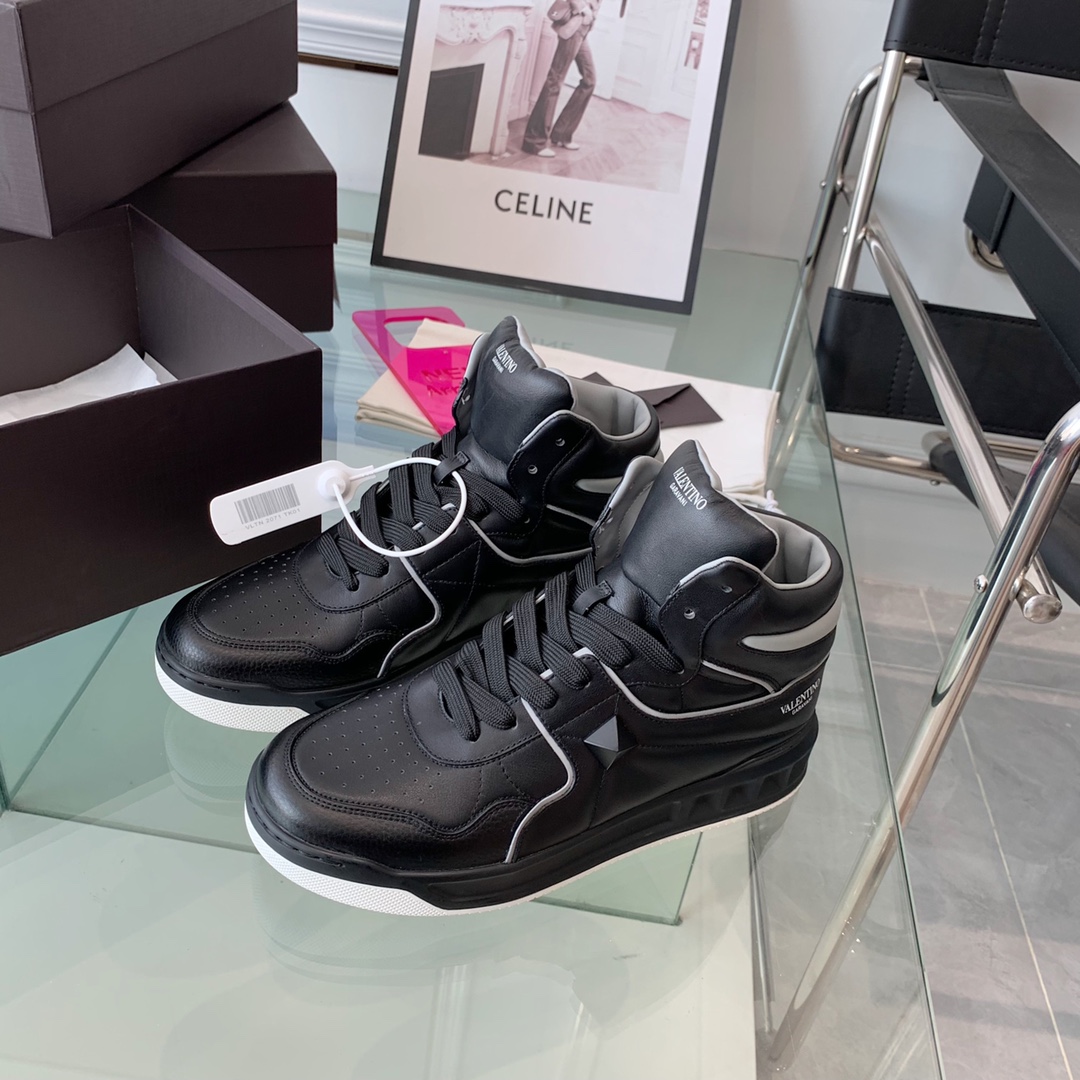 VALENTINO GARAVANI ONE STUD SNEAKER 6 - vstockx