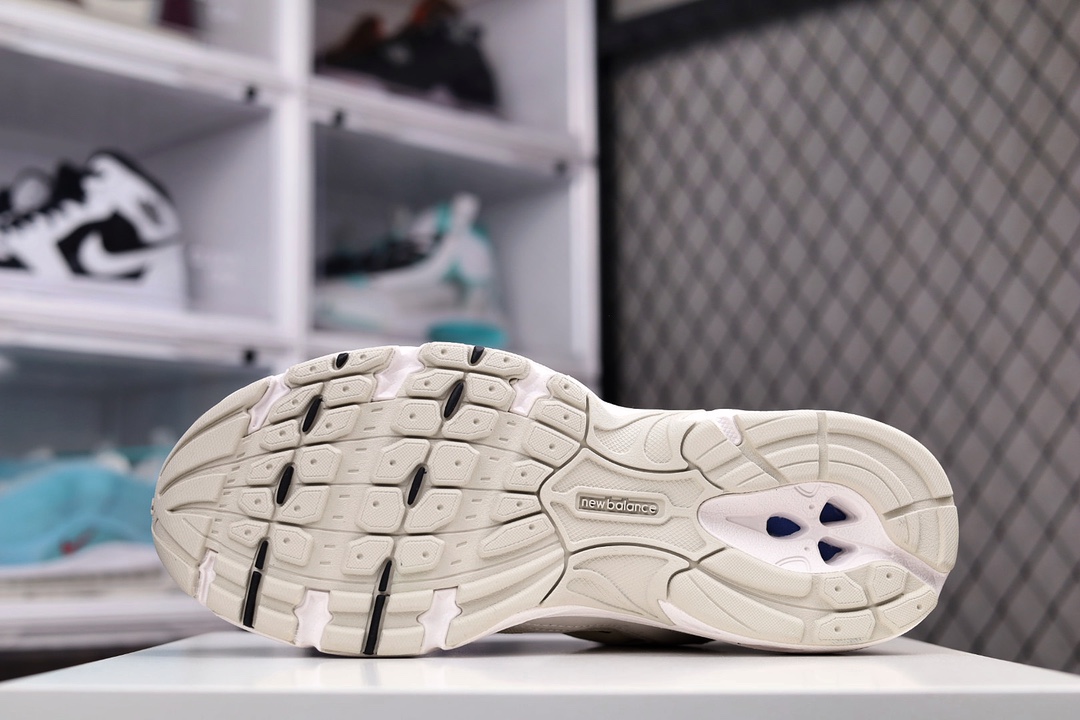 New Balance 530 Ivory - vstockx