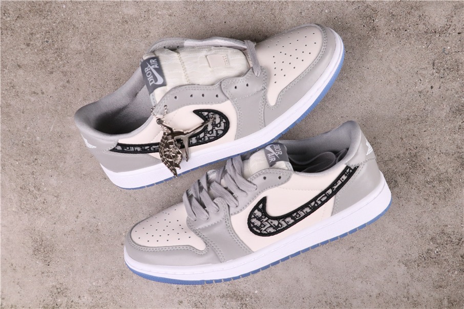 Jordan 1 Retro Low Dior - vstockx