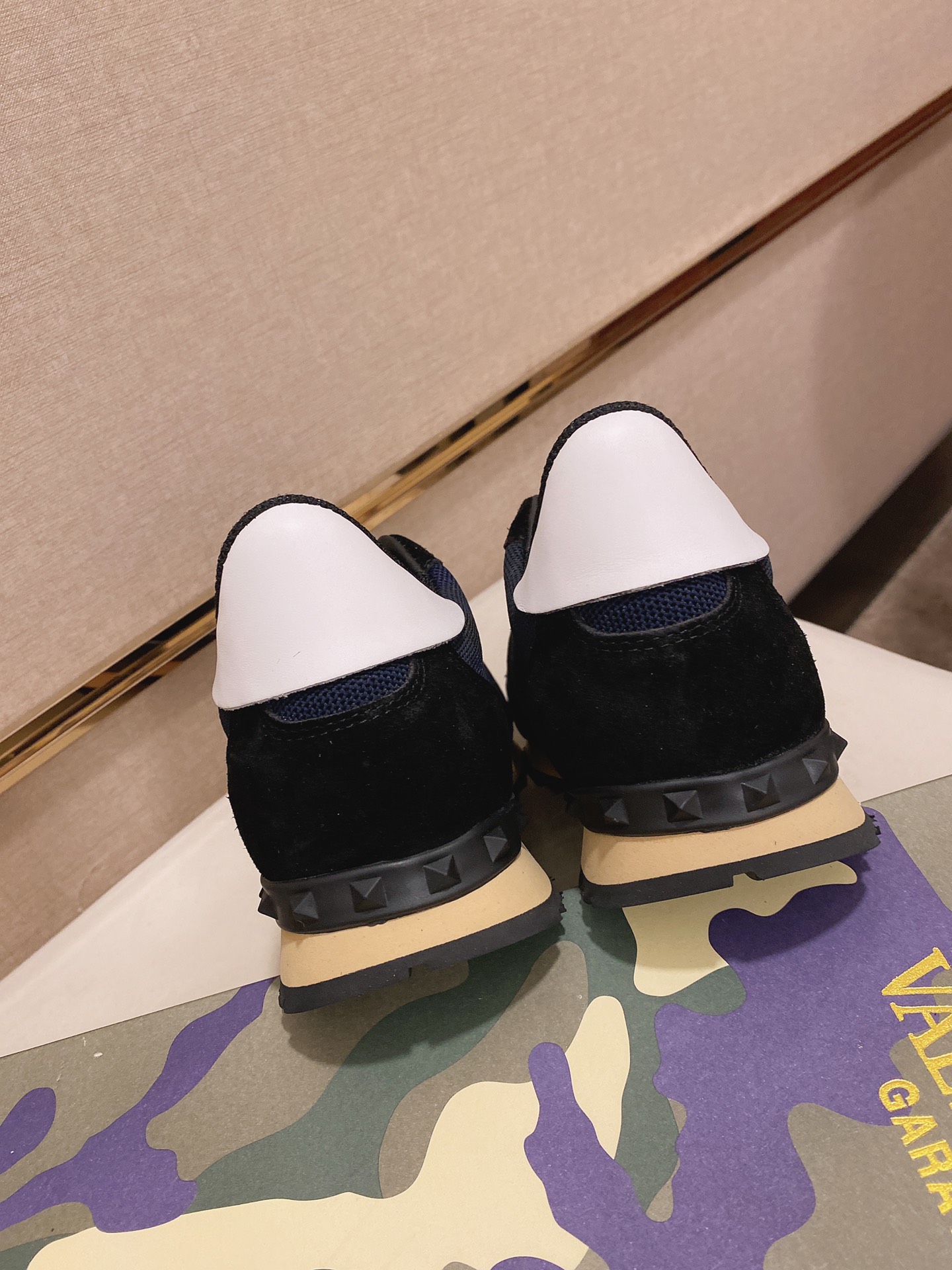 Valentino Garavani Rockrunner camouflage-print sneakers 12 - vstockx