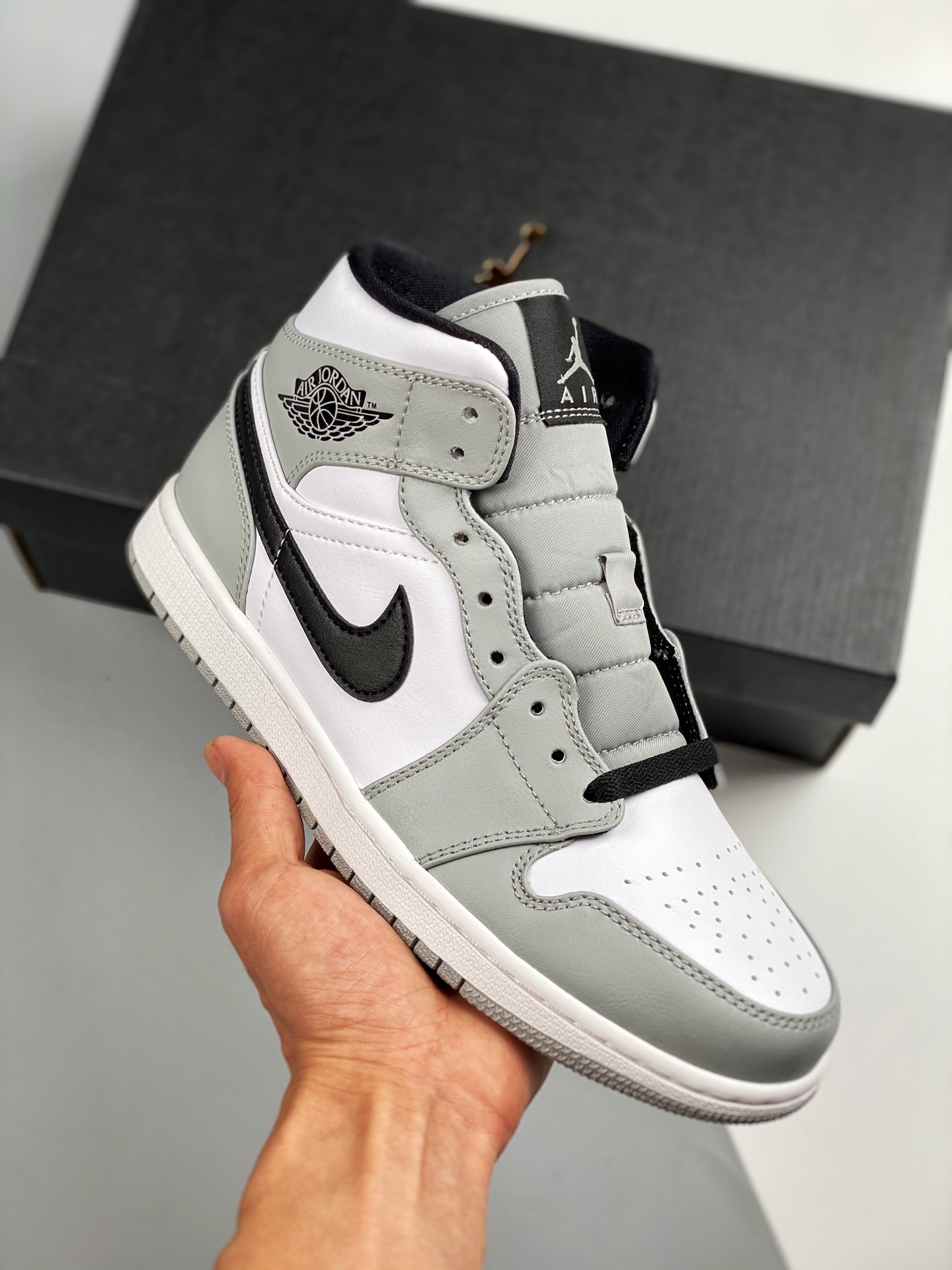 Jordan 1 Mid Light Smoke Grey - vstockx
