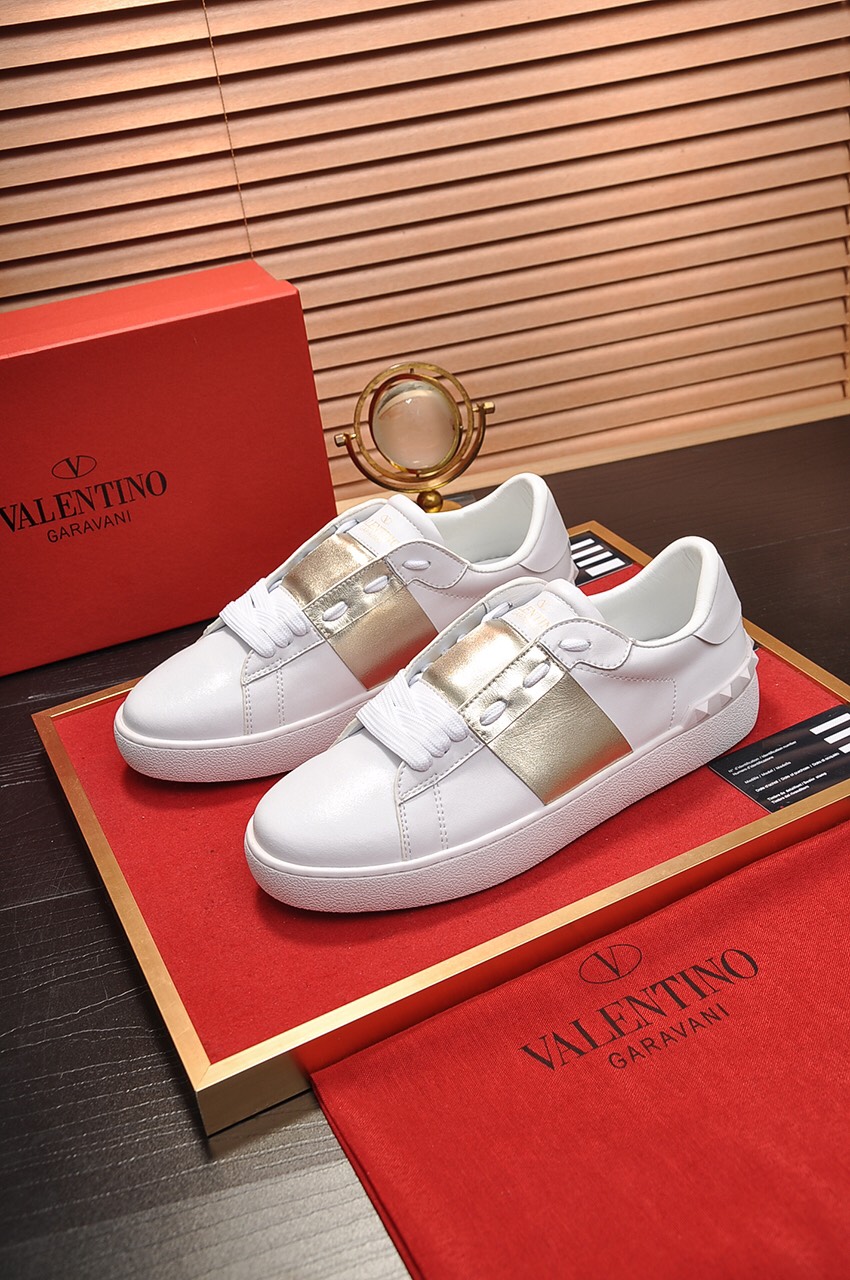 Valentino Garavani Rockstud Untitled calfskin sneaker 31 - vstockx