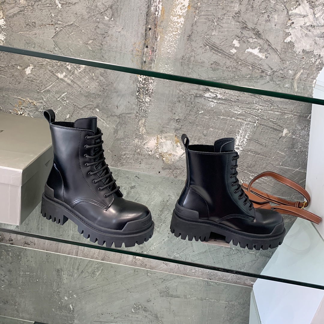 Balenciaga boot women 2 - vstockx