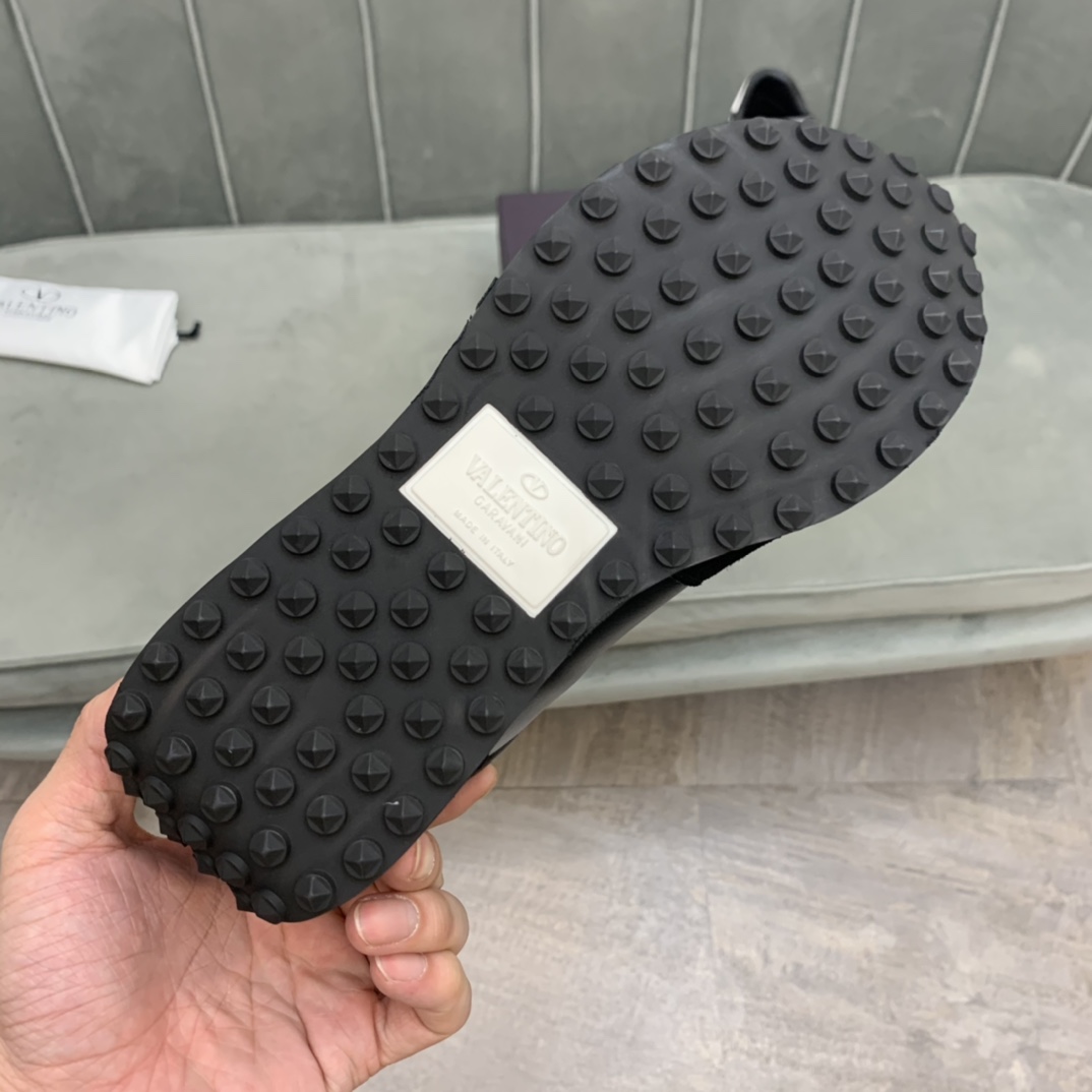 Valentino Garavani Low-top sneakers 6 - vstockx