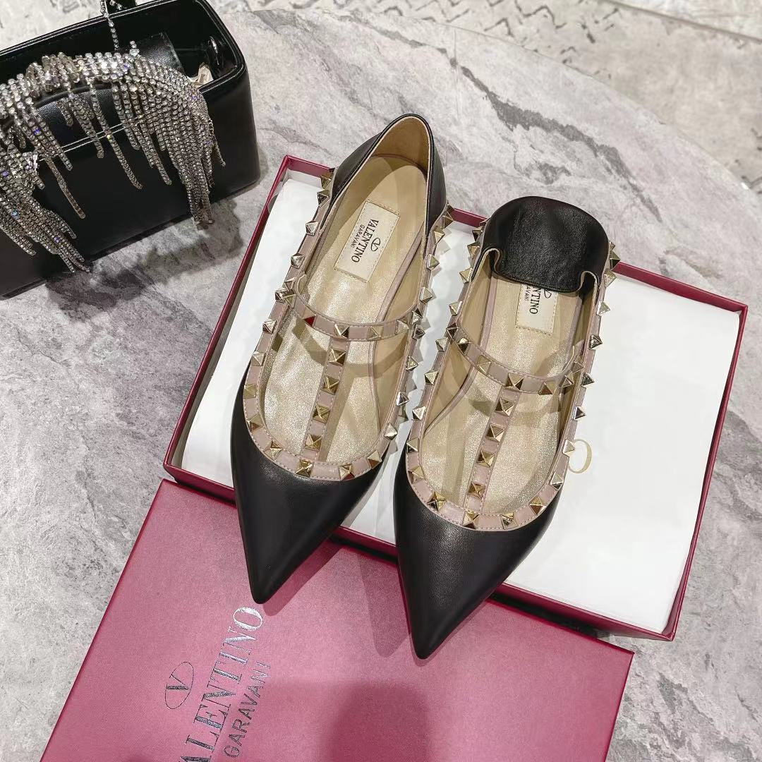 VALENTINO GARAVANI Roman Stud WOMEN 15 - vstockx