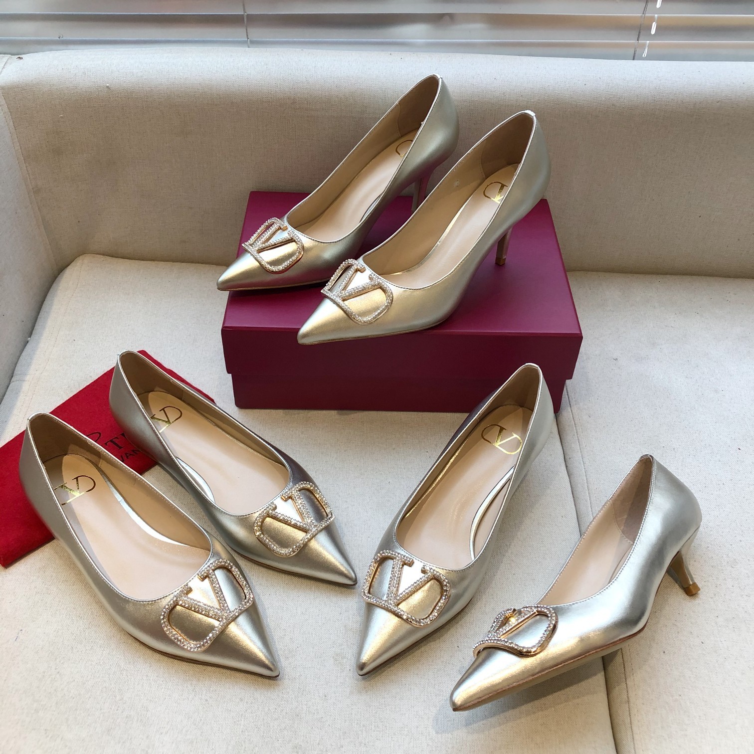 VALENTINO GARAVANI Roman Stud BOOT WOMEN 32 - vstockx