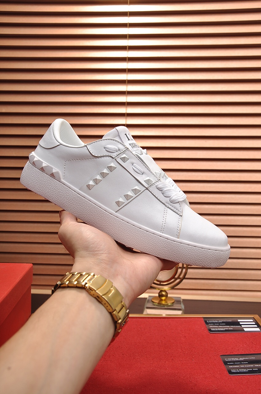 Valentino Garavani Rockstud Untitled calfskin sneaker 7 - vstockx