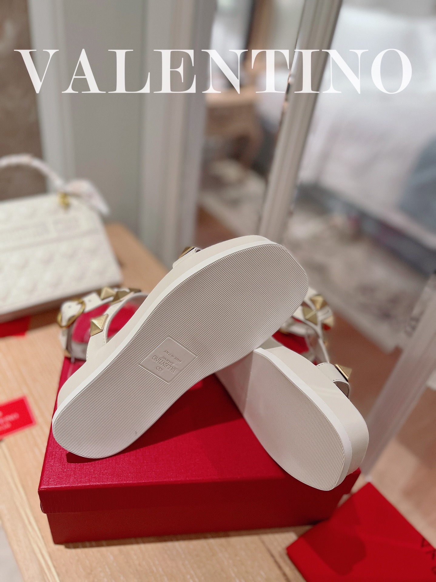 VALENTINO GARAVANI Roman Stud WOMEN 1 - vstockx