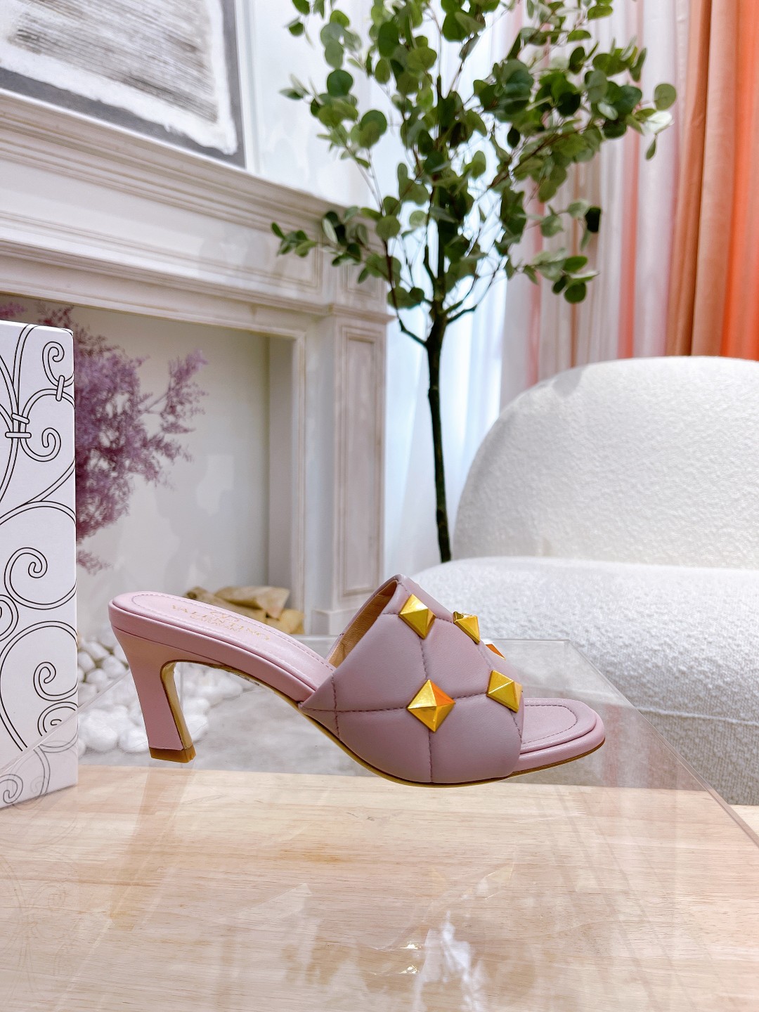 VALENTINO GARAVANI Roman Stud WOMEN 34 - vstockx