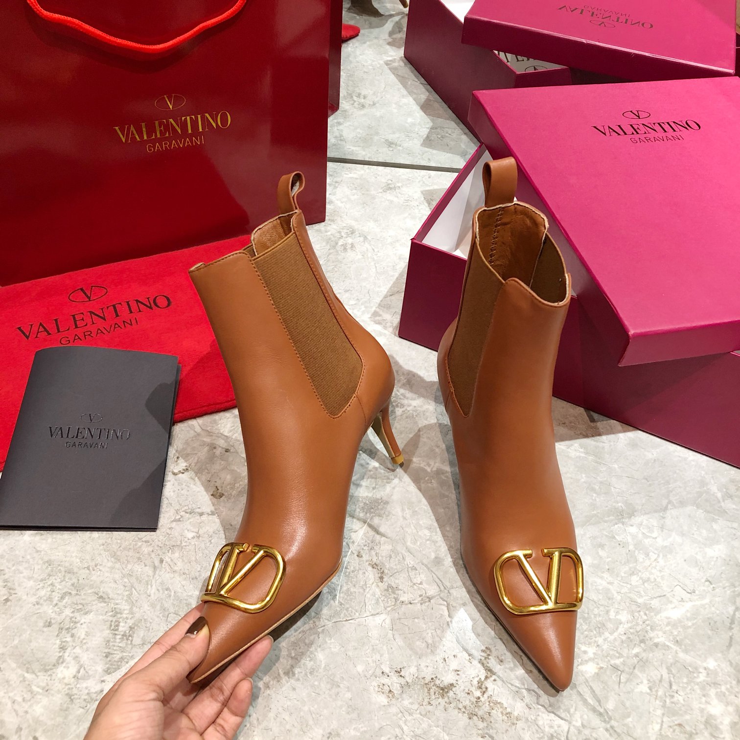 VALENTINO GARAVANI Roman Stud BOOT WOMEN 31 - vstockx