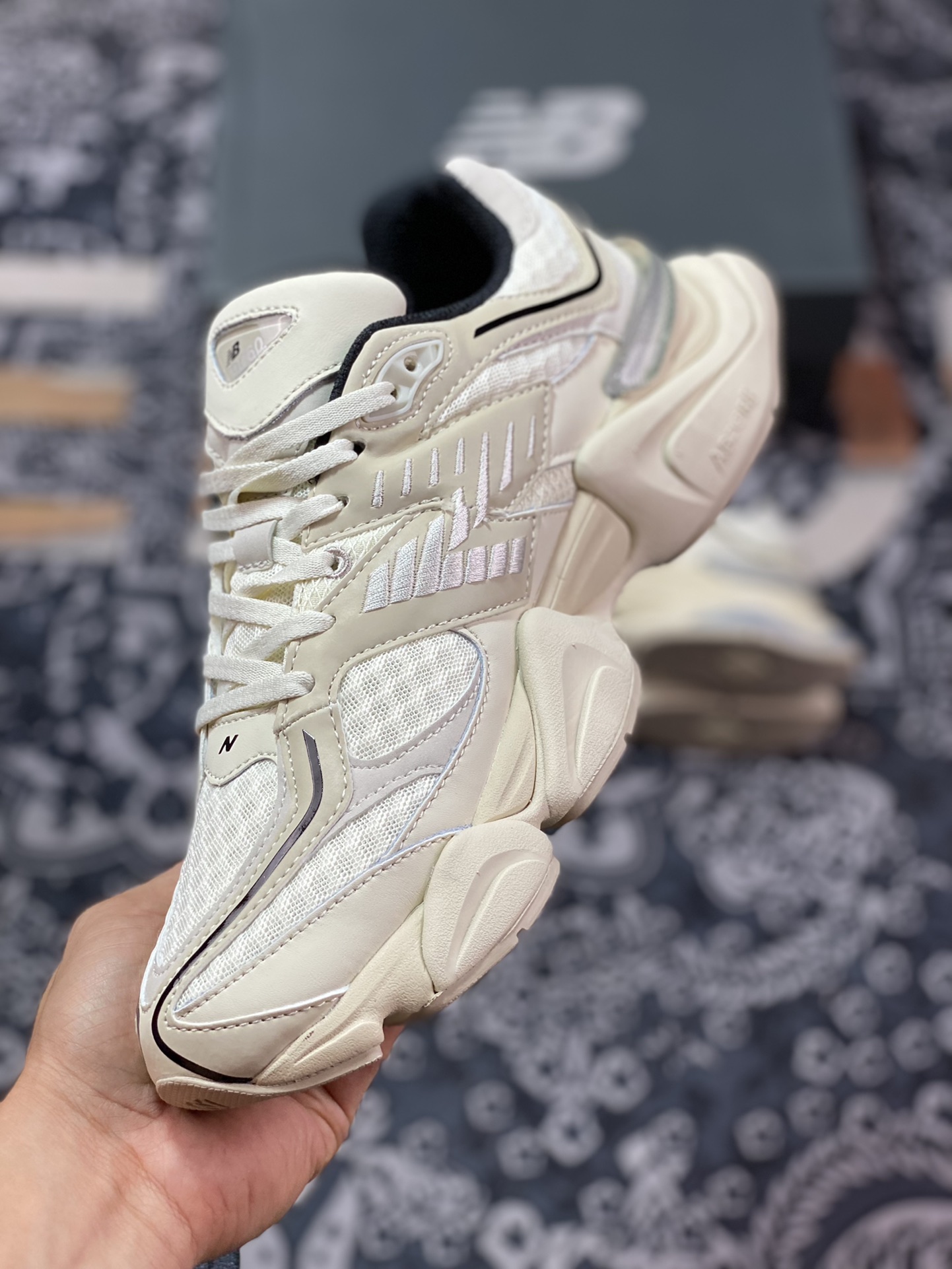 New Balance 9060 Turtledove Black Silver Metallic - vstockx