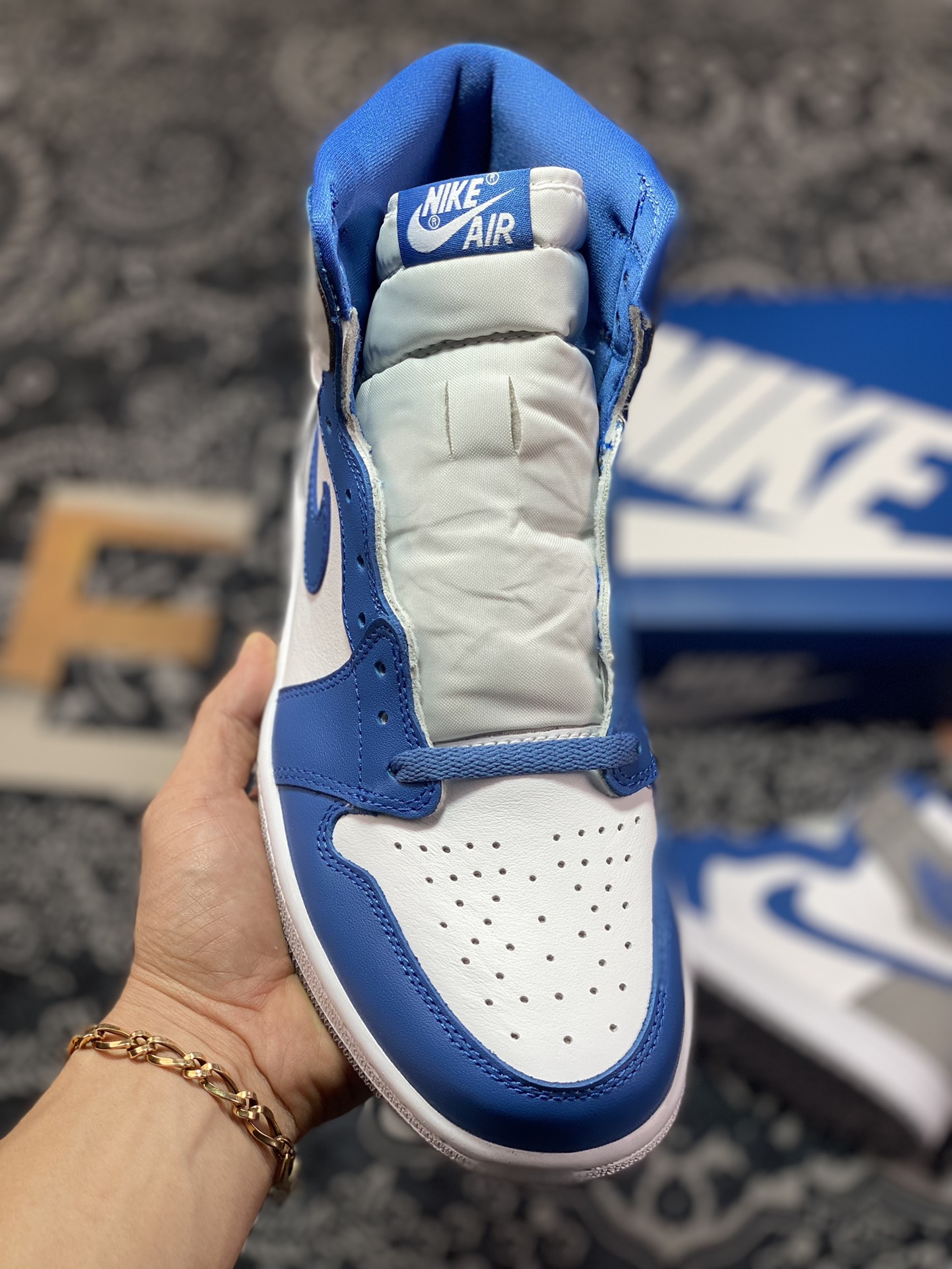 Jordan 1 Retro High OG True Blue - vstockx