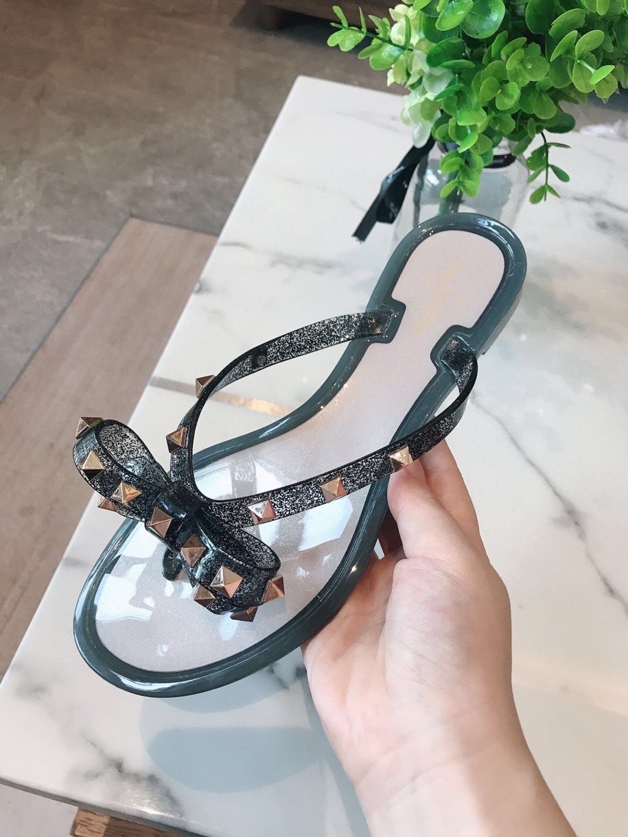 VALENTINO GARAVANI Rockstud WOMEN 35 - vstockx