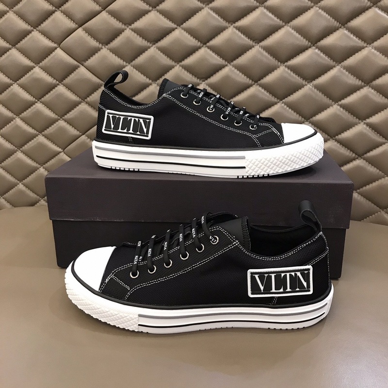 Valentino Garavani Giggies VLTN TIMES low-top sneakers 14 - vstockx
