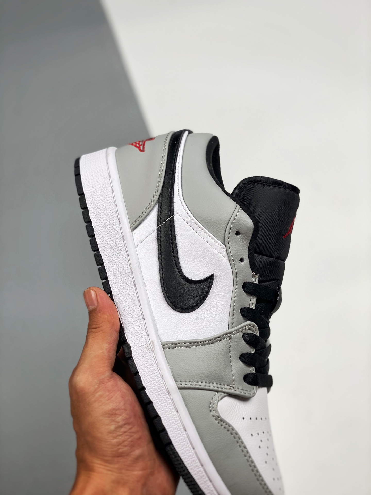 Jordan 1 Low Light Smoke Grey - vstockx