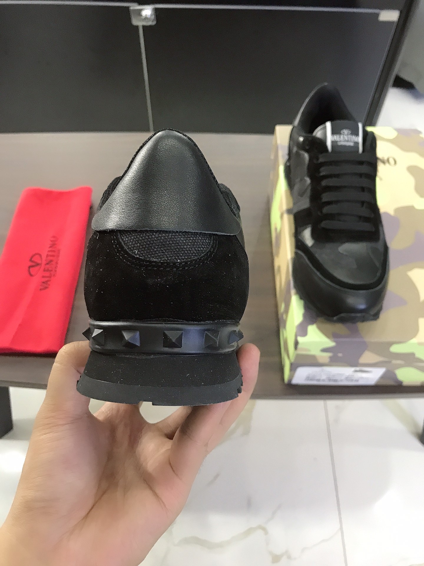 Valentino Garavani Rockrunner camouflage-print sneakers 5 - vstockx