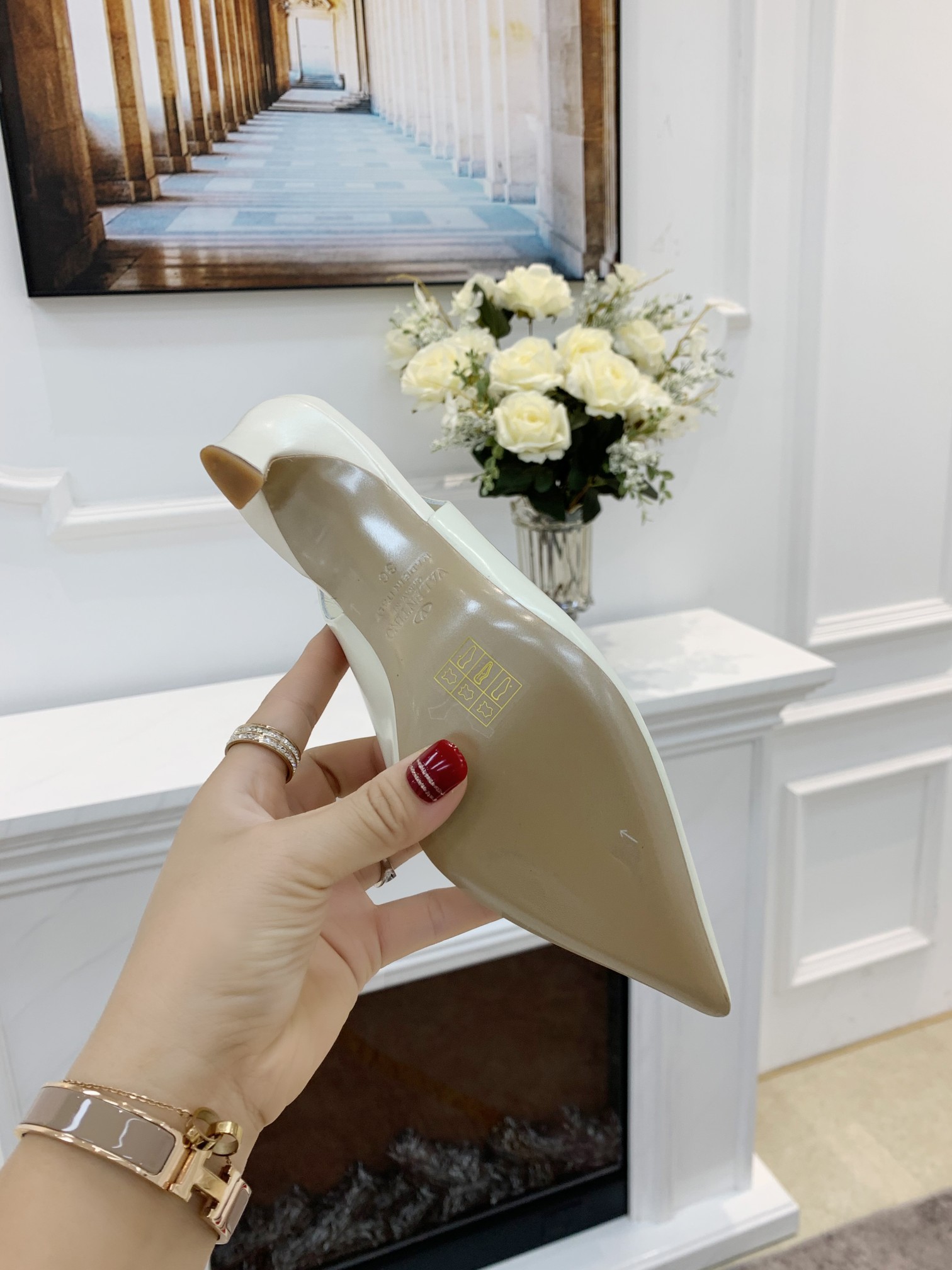 VALENTINO GARAVANI Rockstud WOMEN 37 - vstockx