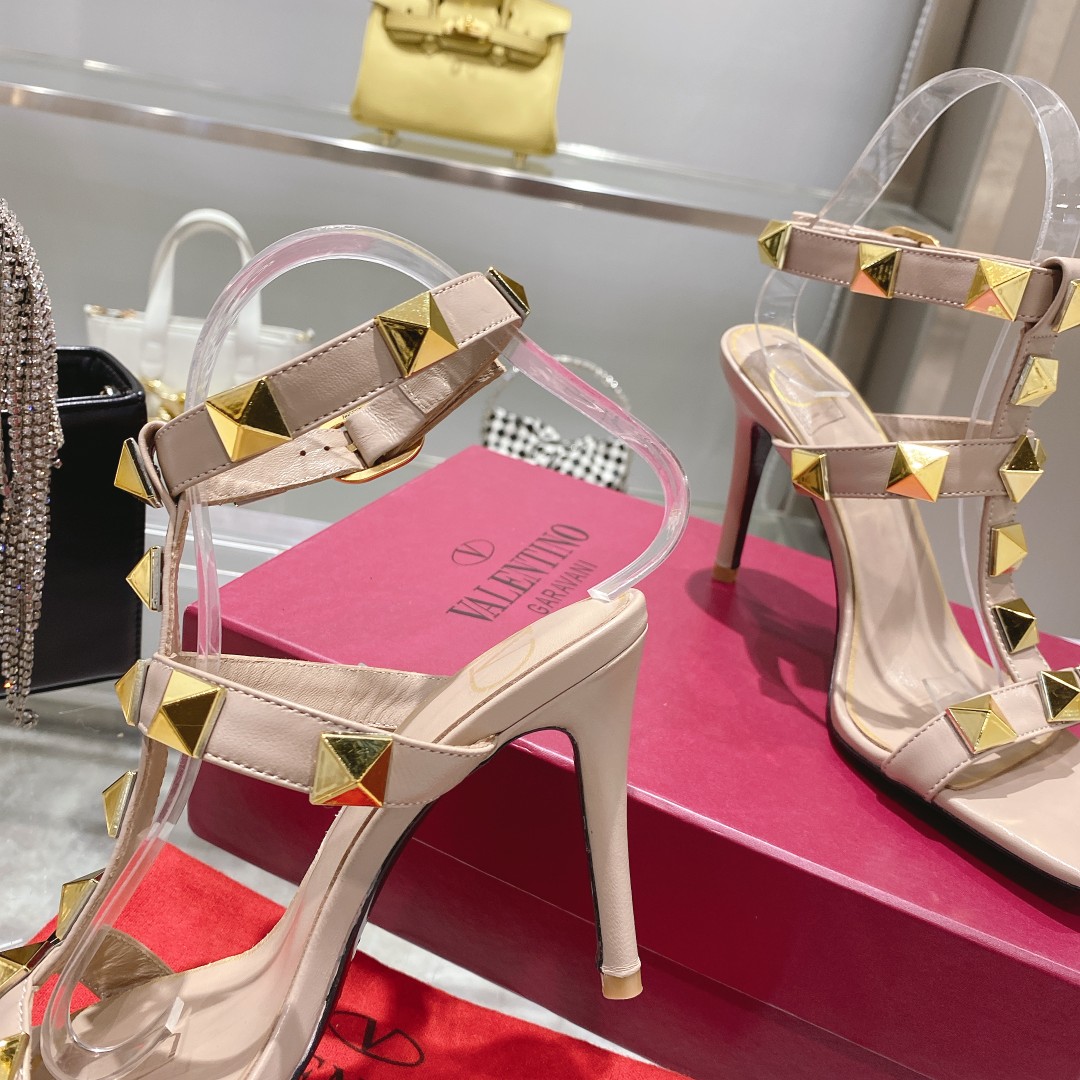 VALENTINO GARAVANI ROMAN STUD WOMEN 10 - vstockx