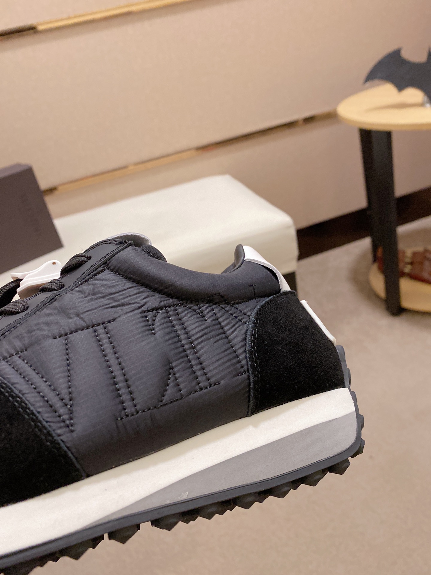 Valentino Garavani Low-top sneakers 10 - vstockx