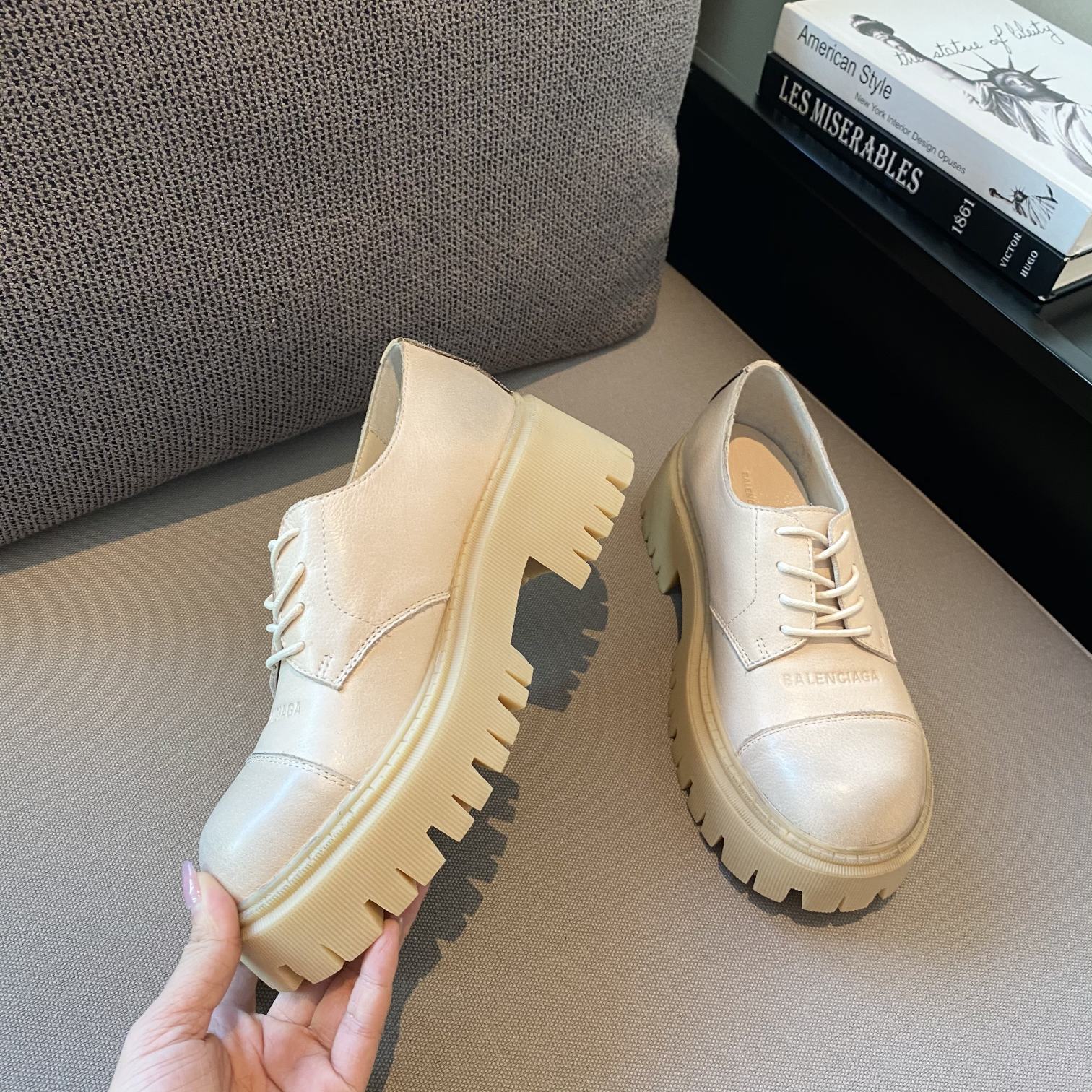 Balenciaga women 3 - vstockx