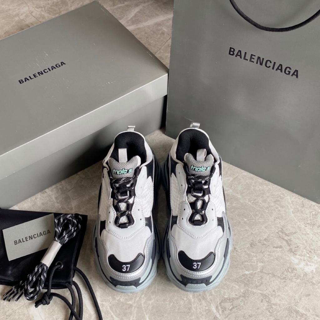 Balenciaga Triple S Grey Metallic - vstockx