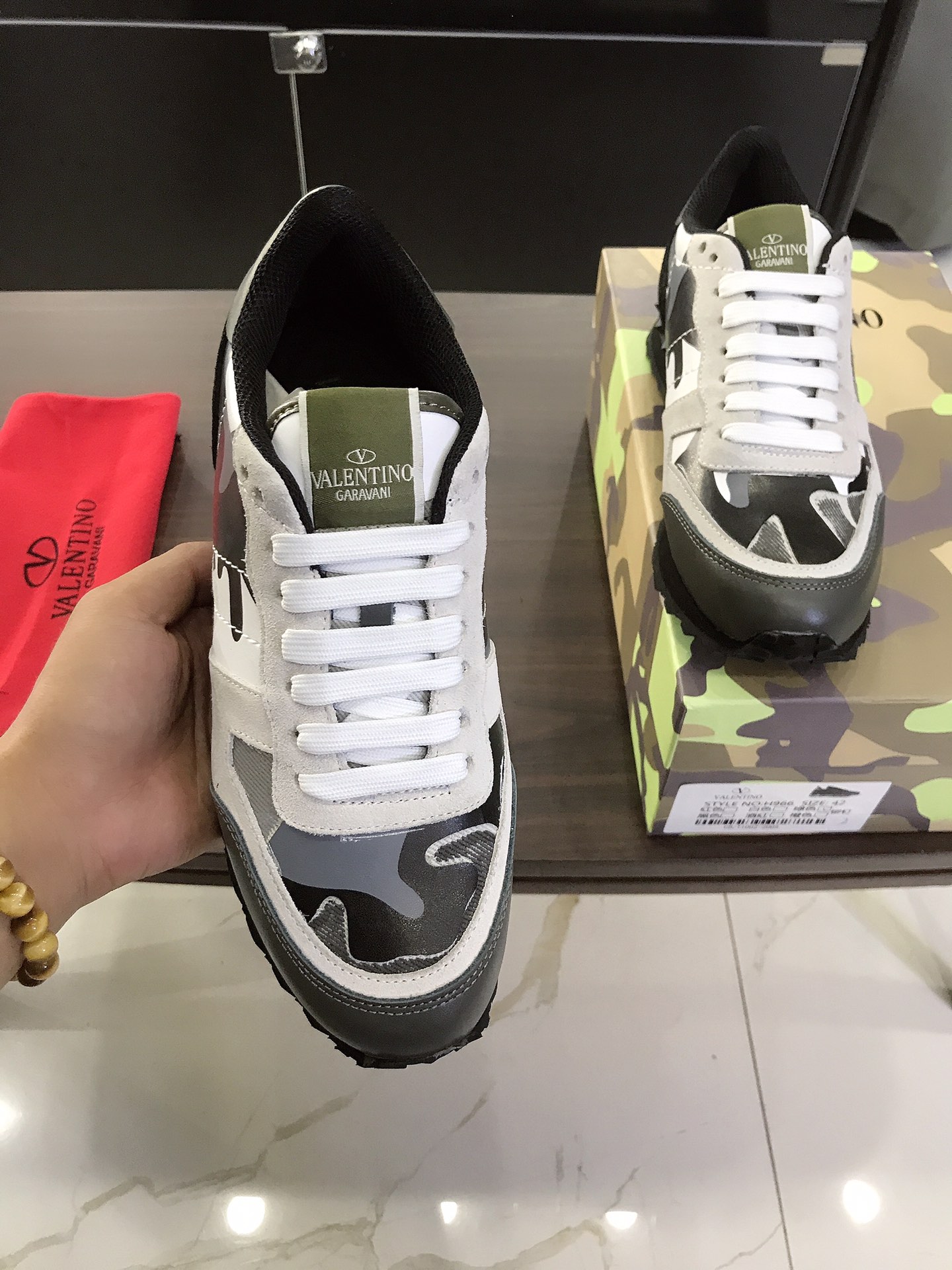 Valentino Garavani Rockrunner camouflage-print sneakers 3 - vstockx