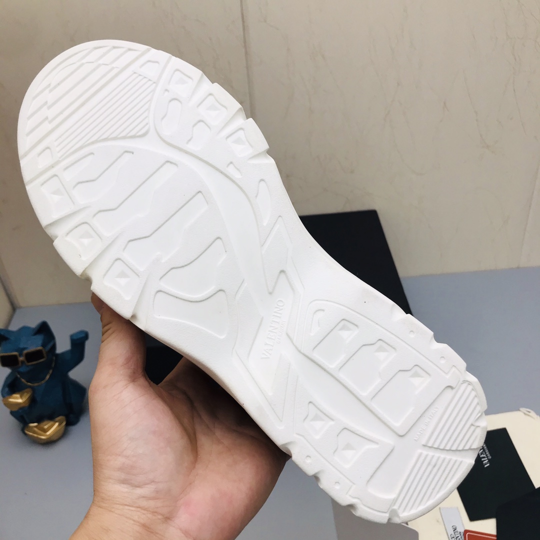 Valentino Garavani Gumboy low-top sneakers 18 - vstockx