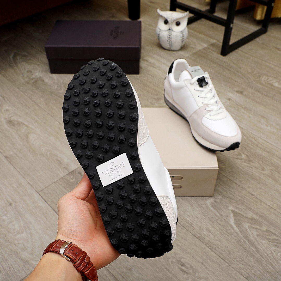 Valentino Garavani Low-top sneakers 13 - vstockx