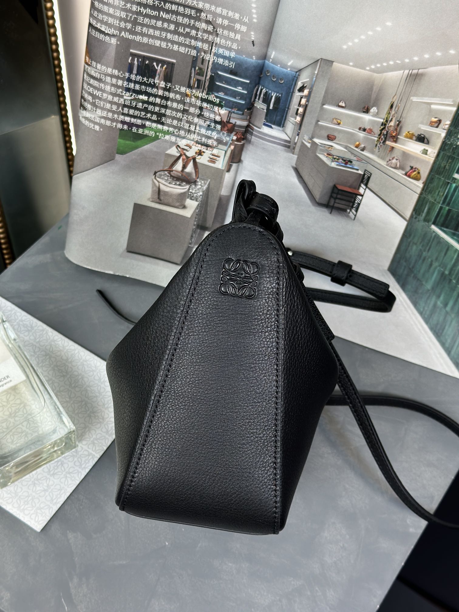 Handbags LOEWE   size:28-17-9.5 cm - vstockx