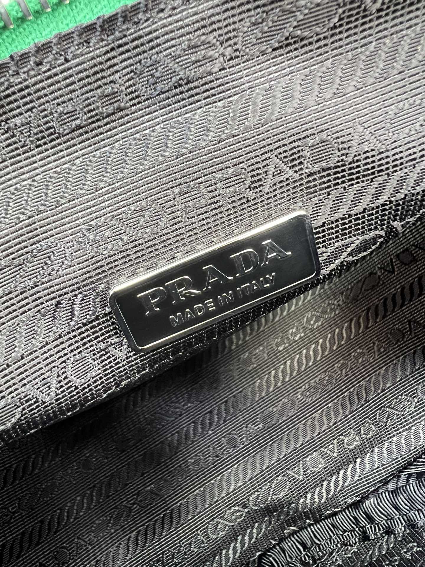 handbags prada 1BH190 26*14*12 - vstockx