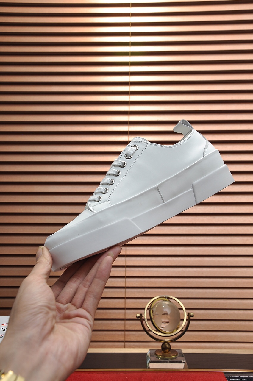 Dolce & Gabbana Low Tops Sneakers 111 - vstockx