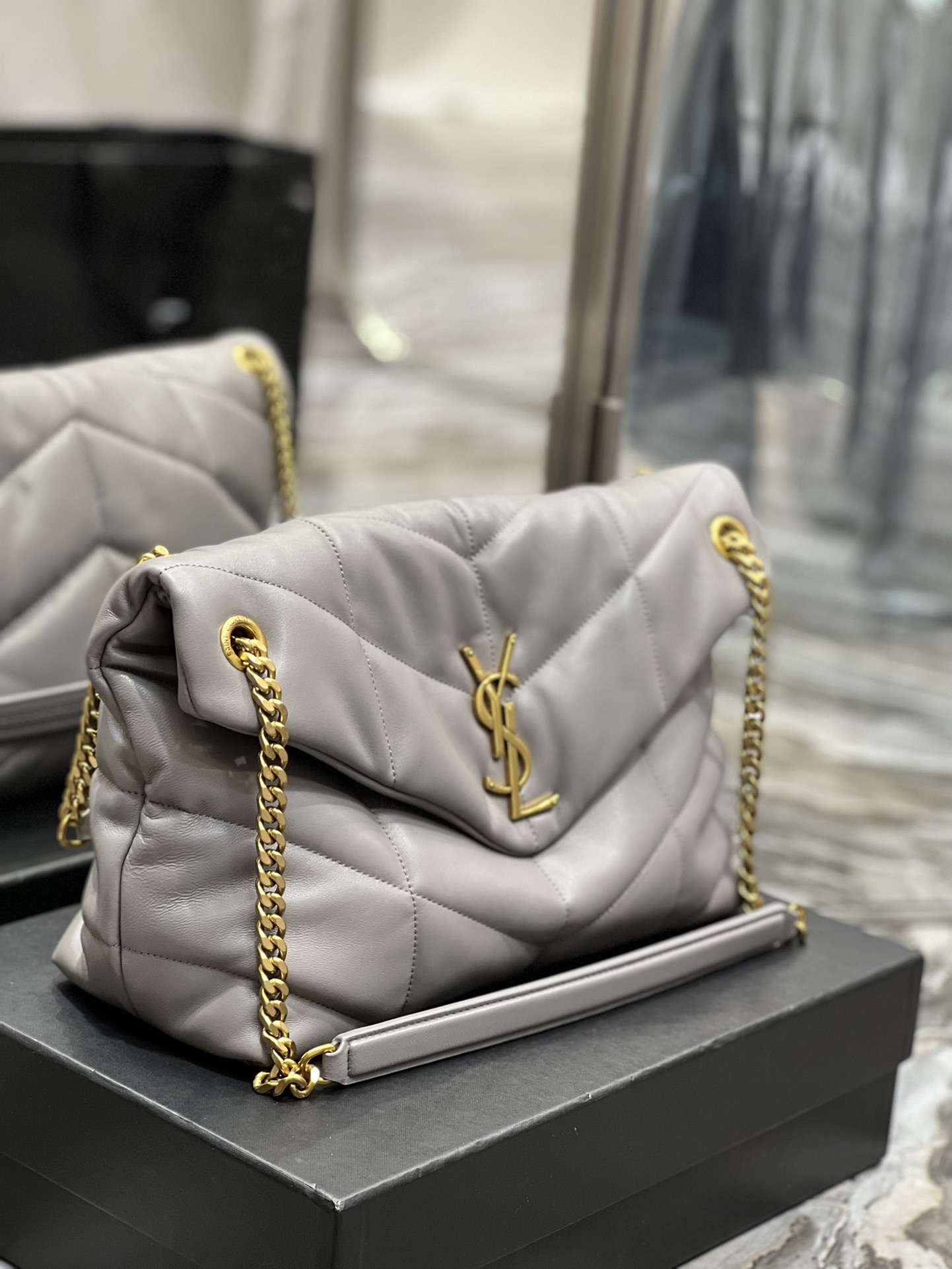 Handbags SAINT LAURENT 577475 size 35x23x13.5 cm - vstockx
