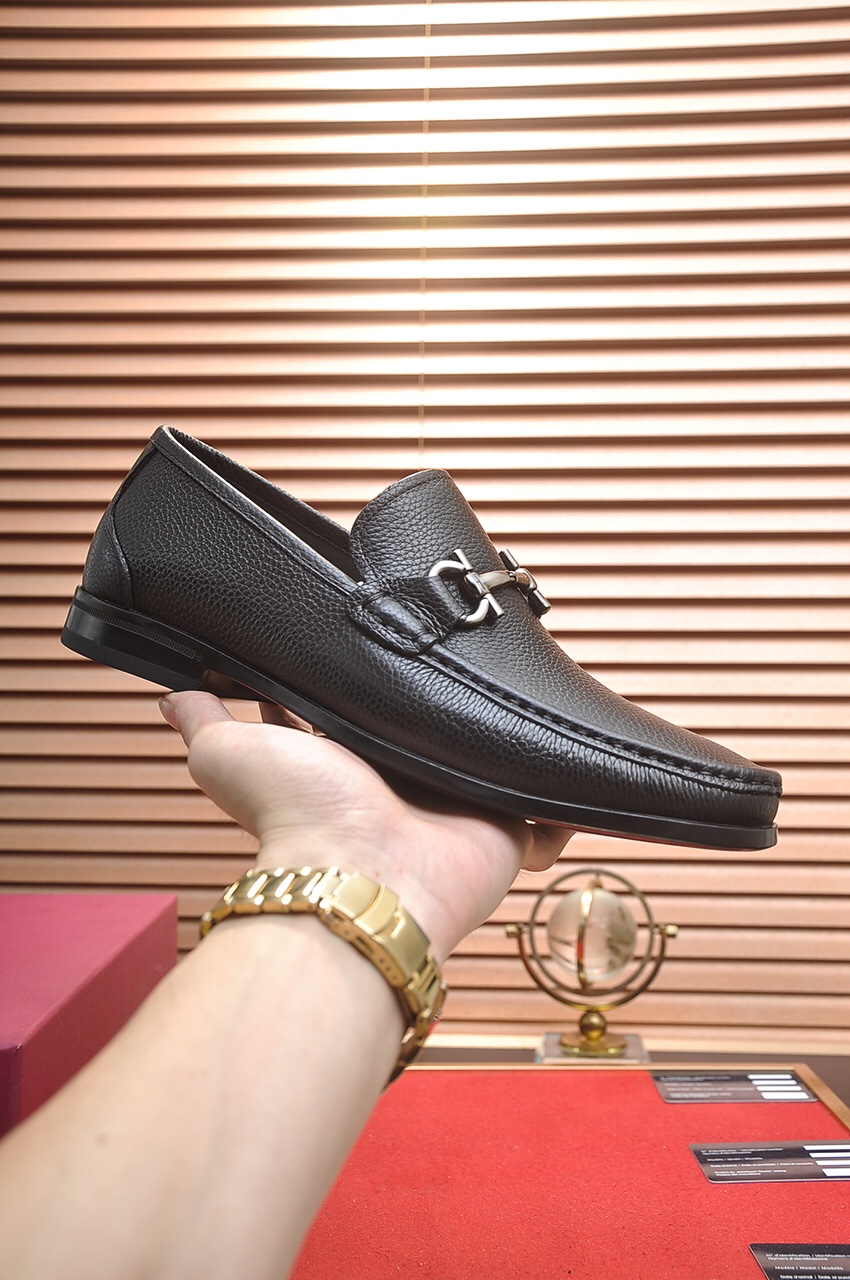Salvatore Ferragamo Boots 6 - vstockx