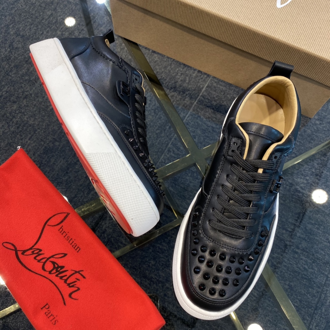 Christian Louboutin Happyrui Spikes Flat Sneakers 4 - vstockx