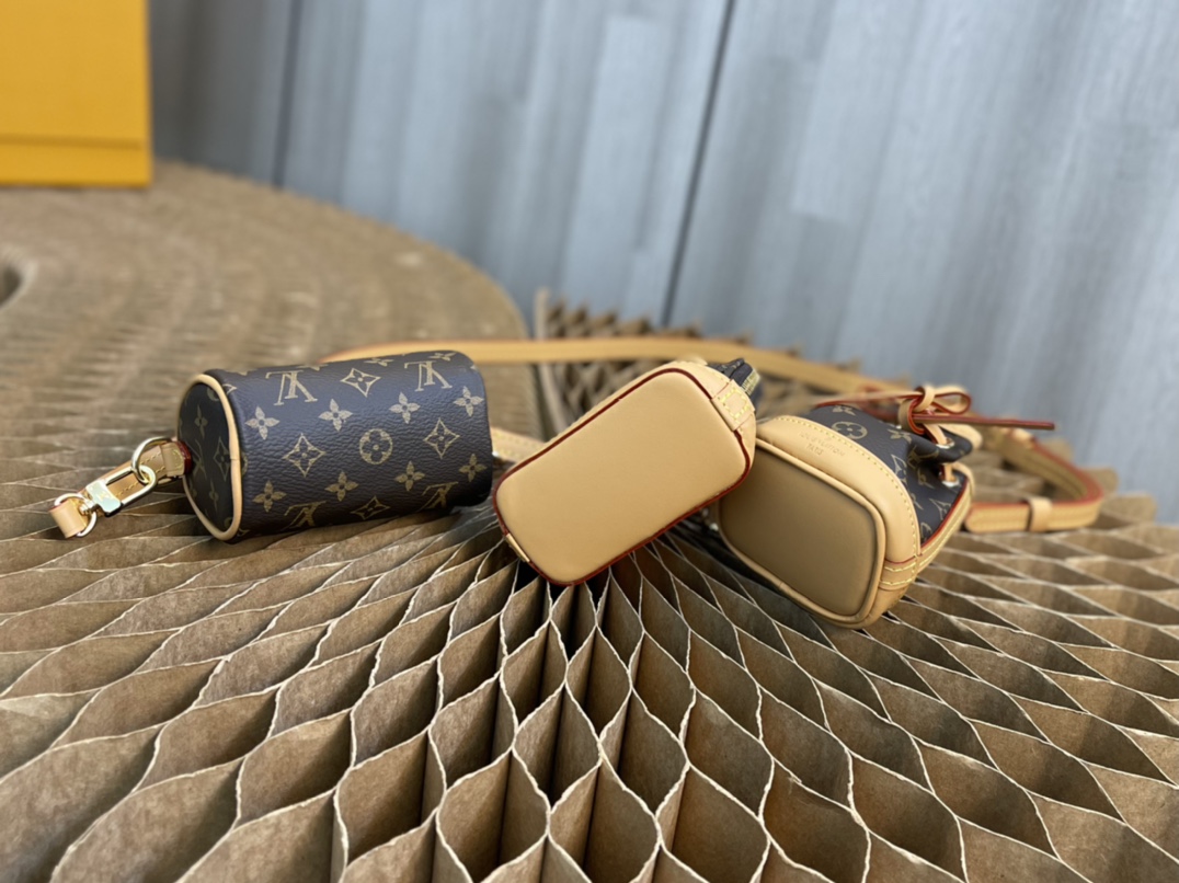 Handbag Louis Vuitton M81081 size 9  10 CM - vstockx