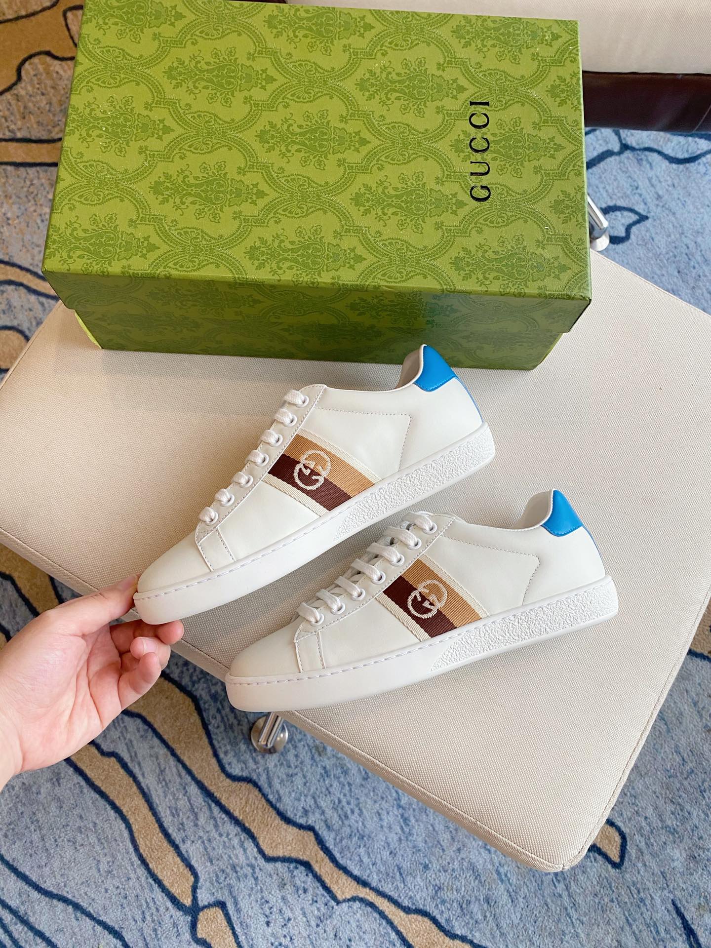 Gucci Women's Ace sneaker with bee sneaker 4 - vstockx