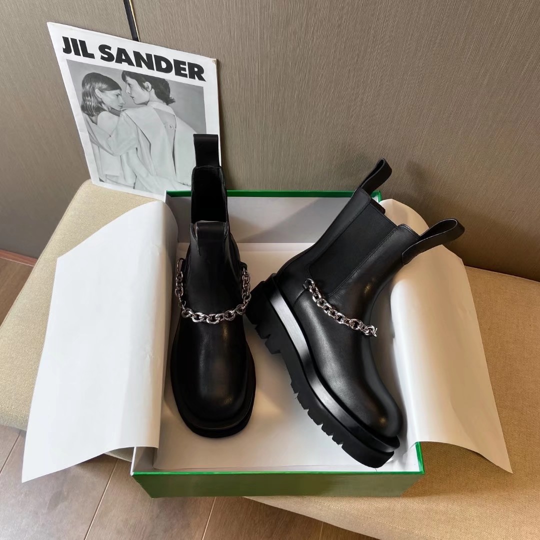 Bottega Veneta Boots 3 - vstockx