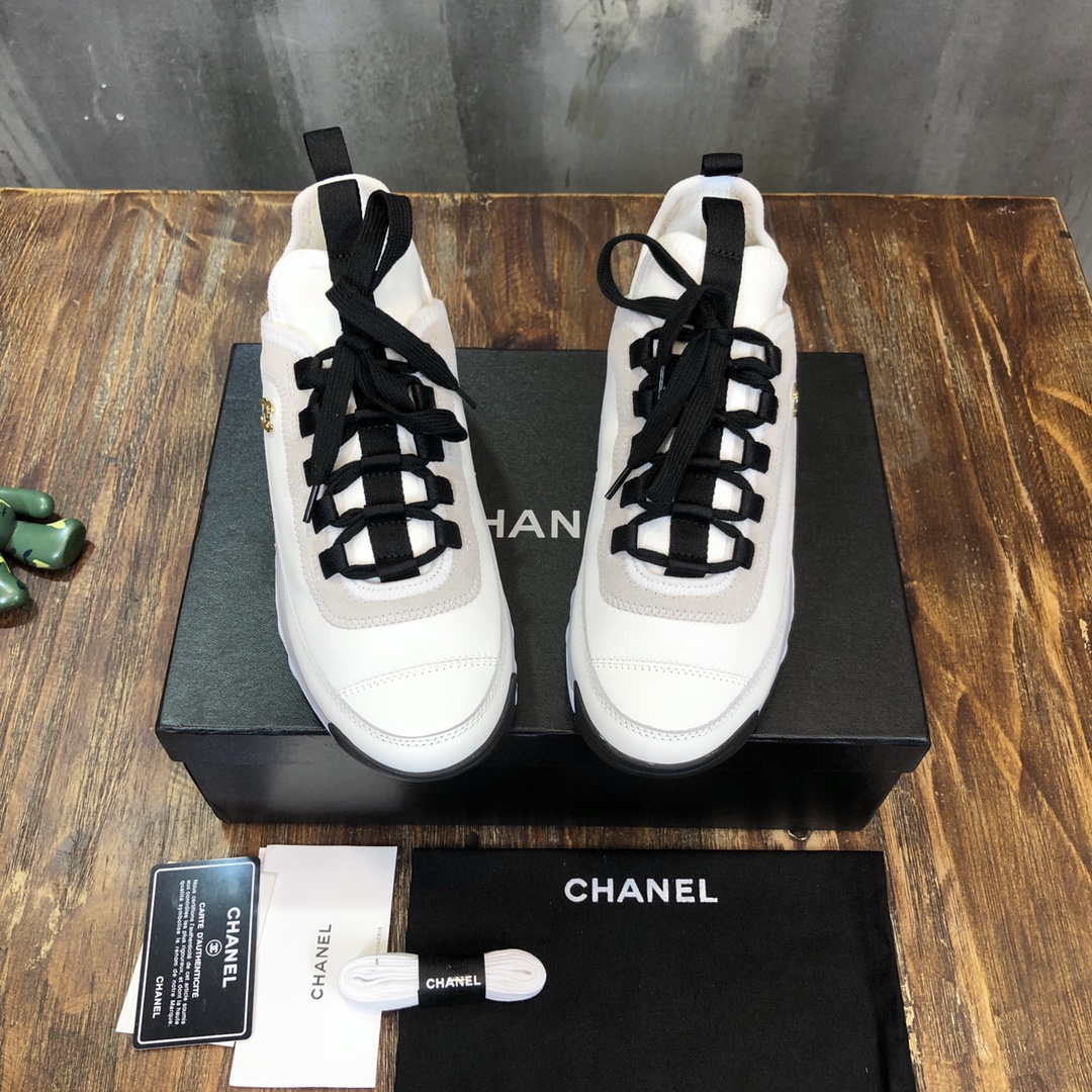 Chanel Fabric & Suede Calfskin Low Top Sneaker 16 - vstockx