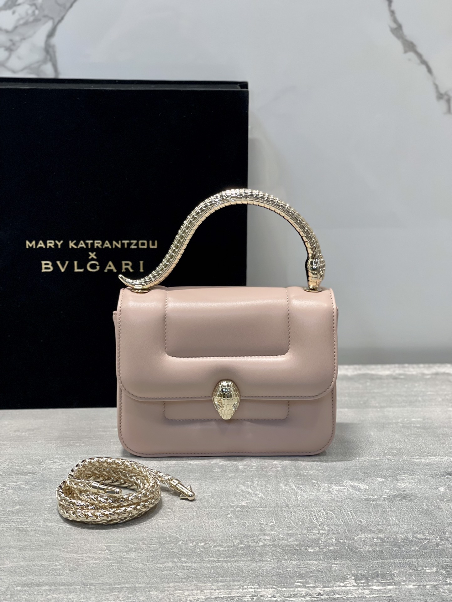 Handbags Bvlgari 291071 size:19.2*15*6 cm - vstockx