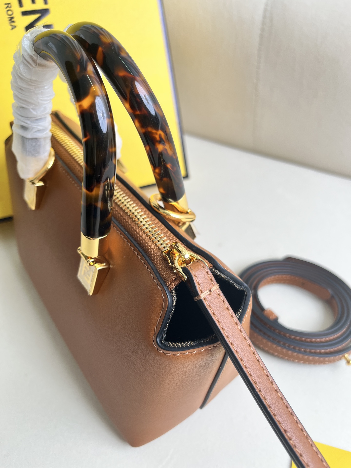 handbags FENDI 8BS067 size:20.5*12*9cm - vstockx