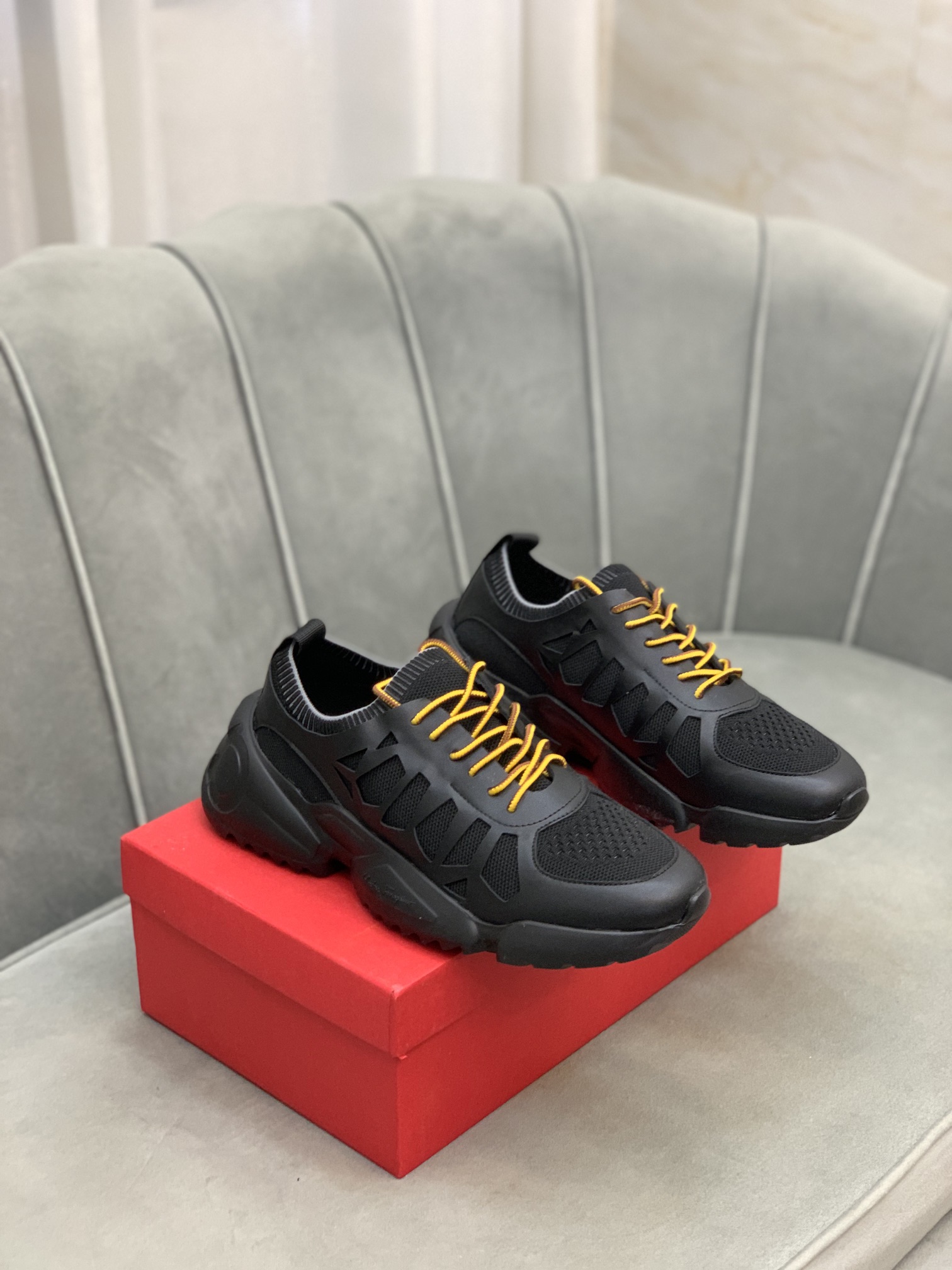 Salvatore Ferragamo Low Top Sneaker 3 - vstockx