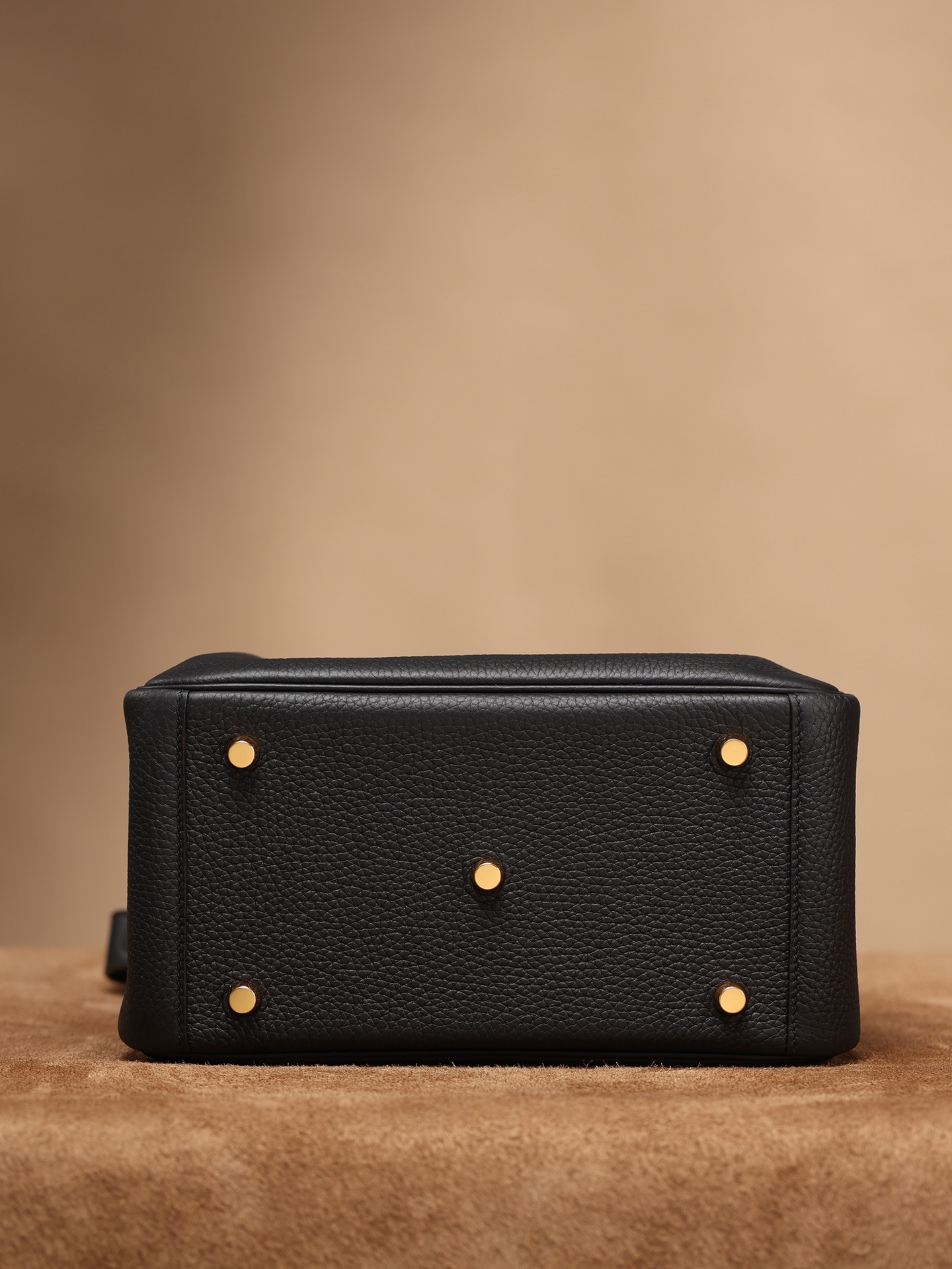 Handbags Hermes Lindy size:26x 18x14 cm - vstockx