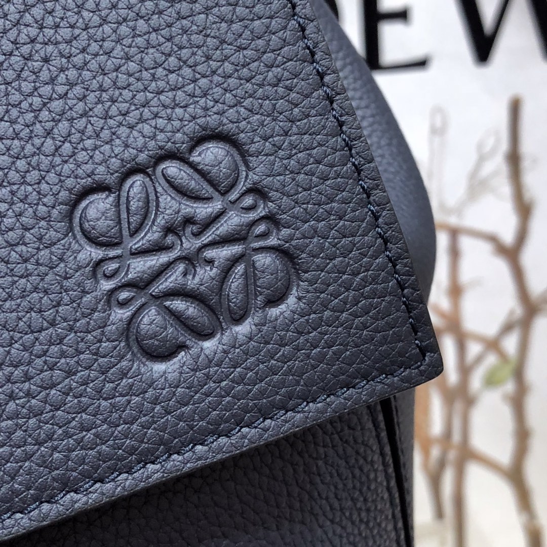 Handbags LOEWE ykk size:33x44.5x19 cm - vstockx