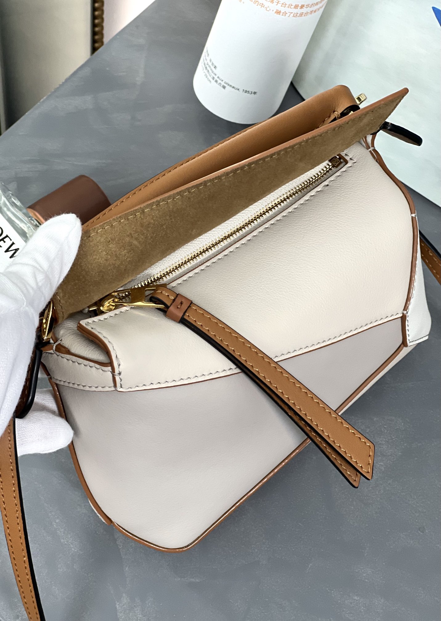 Handbags LOEWE    size:18-8-12.5 cm - vstockx
