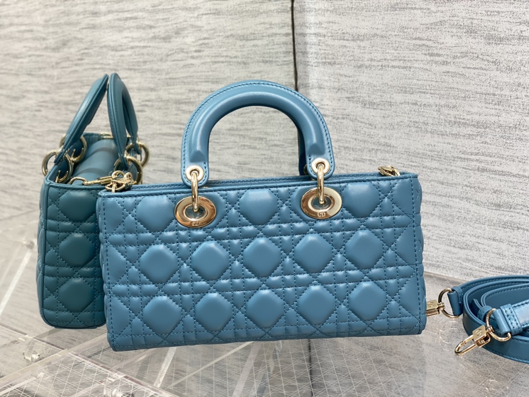 Handbag Dior size 26*6*14 cm - vstockx