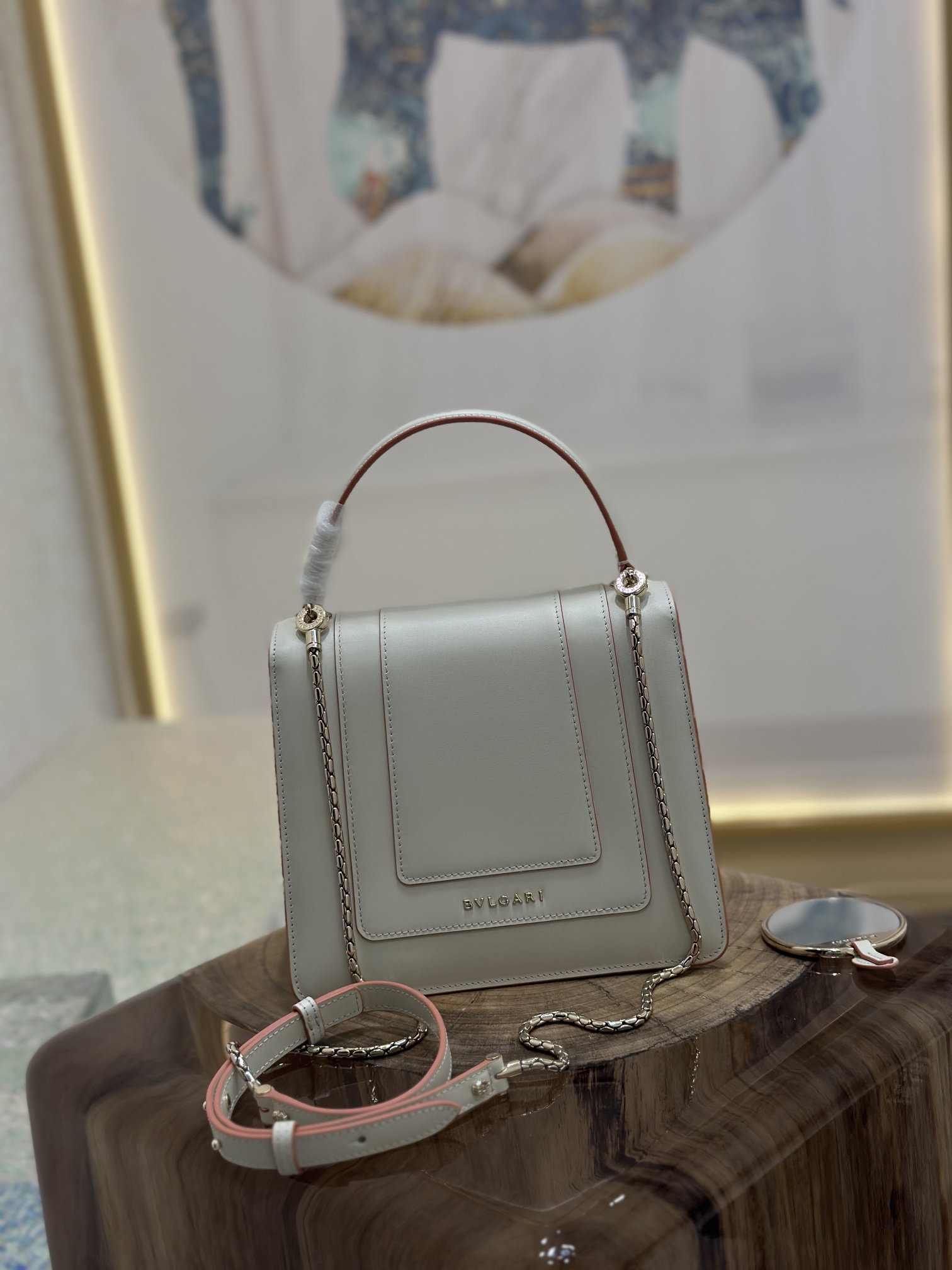 Handbags Bvlgari 38329 size:20*16*9 cm - vstockx