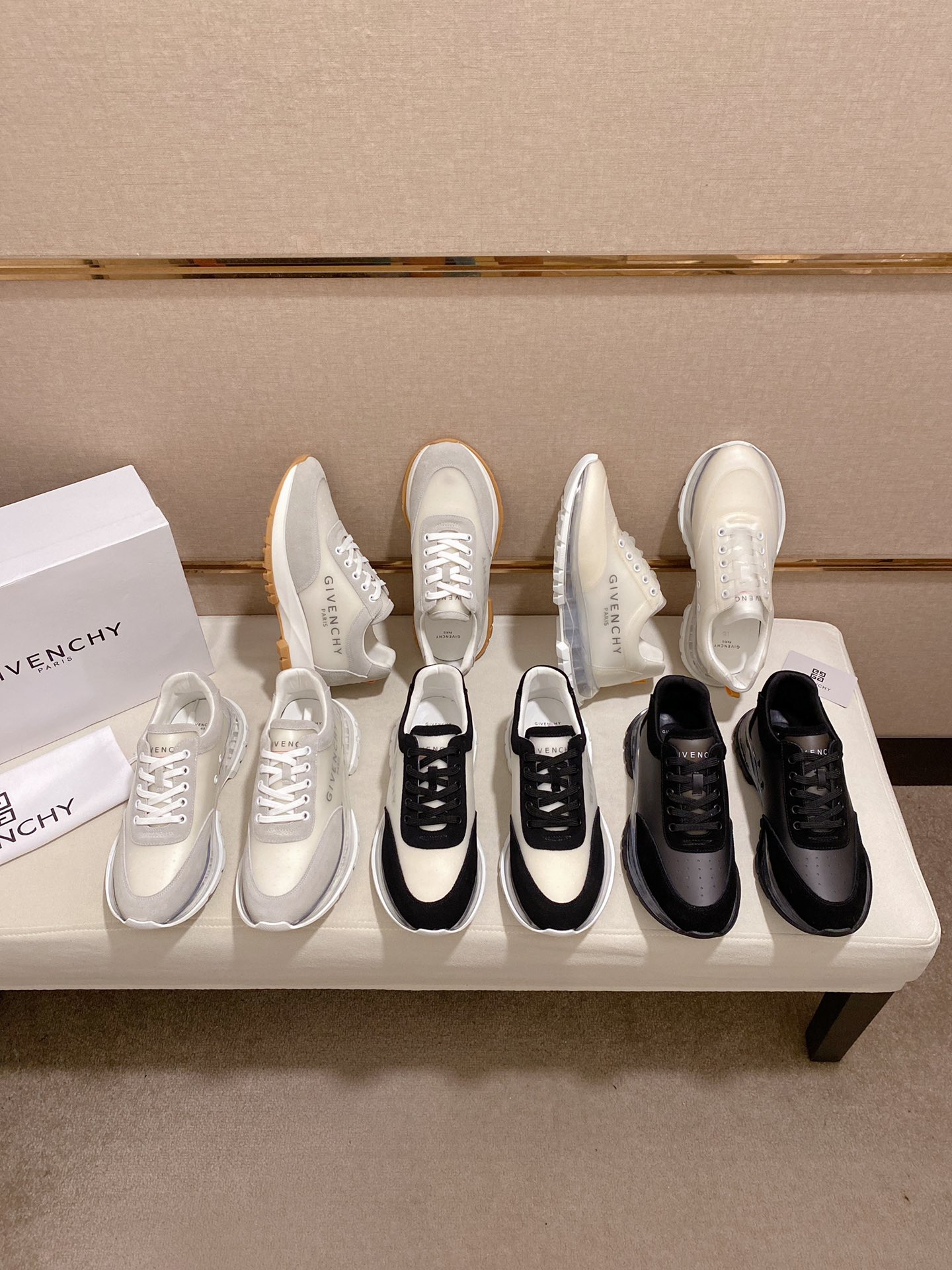 Givenchy Spectre Zip Sneakers 14 - vstockx